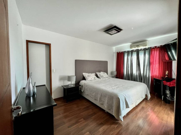 Imagem Casa com 6 Quartos à Venda, em Itaipú - Niterói Imagem Casa com 6 Quartos à Venda, em Itaipú - Niterói