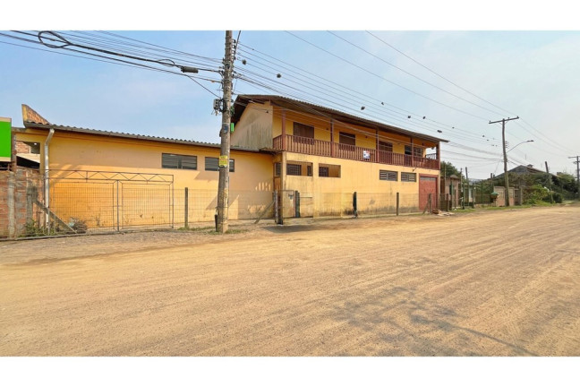 Imagem Casa com 3 Quartos à Venda, 368 m² em Ponta Grossa - Porto Alegre Imagem Casa com 3 Quartos à Venda, 368 m² em Ponta Grossa - Porto Alegre