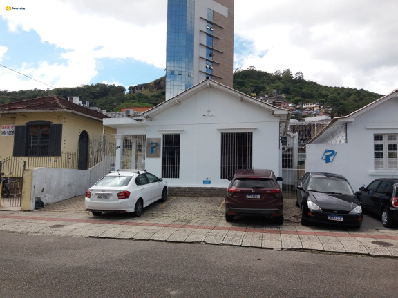 Imagem Casa com 4 Quartos à Venda, 120 m² em Centro - Florianópolis Imagem Casa com 4 Quartos à Venda, 120 m² em Centro - Florianópolis