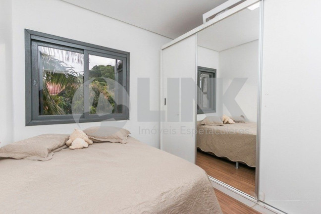 Imagem Imóvel com 3 Quartos à Venda, 230 m² em Vila Nova - Porto Alegre Imagem Imóvel com 3 Quartos à Venda, 230 m² em Vila Nova - Porto Alegre