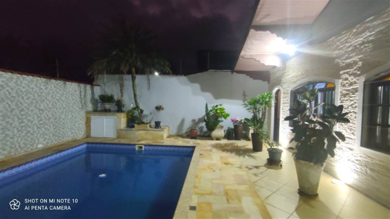 Imagem Casa com 4 Quartos à Venda, 187 m² em Balneario Florida - Praia Grande Imagem Casa com 4 Quartos à Venda, 187 m² em Balneario Florida - Praia Grande