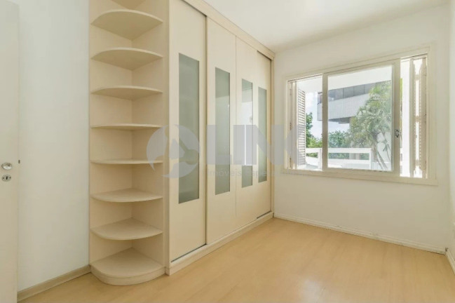 Imagem Casa com 4 Quartos à Venda, 250 m² em Menino Deus - Porto Alegre