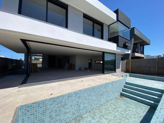 Imagem Casa com 5 Quartos à Venda, 426 m² em Xangri-lá Imagem Casa com 5 Quartos à Venda, 426 m² em Xangri-lá