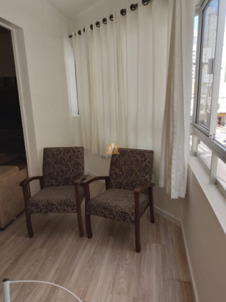 Imagem Imóvel com 3 Quartos à Venda, 132 m² em Centro - Balneário Camboriú Imagem Imóvel com 3 Quartos à Venda, 132 m² em Centro - Balneário Camboriú