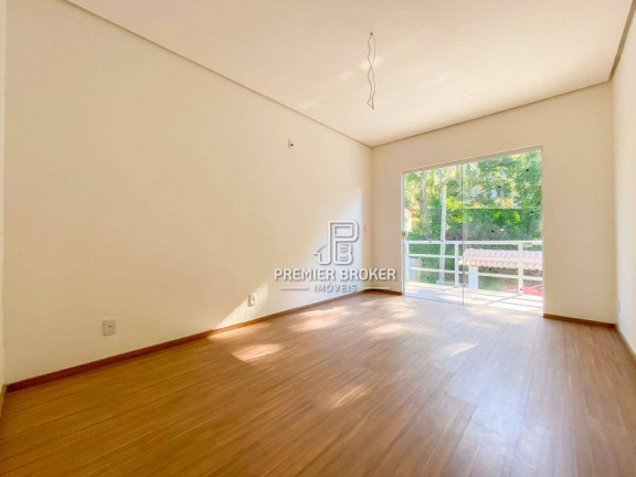 Imagem Casa com 4 Quartos à Venda, 216 m² em Granja Guarani - Teresópolis