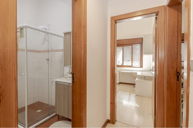Apartamento com 2 Quartos à Venda, 72 m² em Passo Da Areia - Porto Alegre