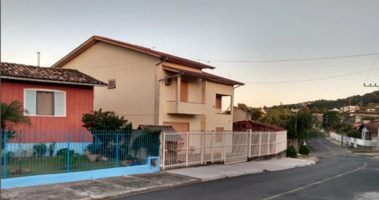 Imagem Casa com 3 Quartos à Venda, 144 m² em Próspera - Criciúma Imagem Casa com 3 Quartos à Venda, 144 m² em Próspera - Criciúma