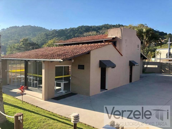 Casa à Venda, 1.272 m² em São Francisco De Assis - Camboriú