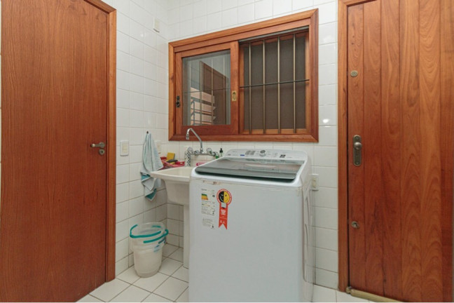 Imagem Casa com 4 Quartos à Venda, 314 m² em Chácara Das Pedras - Porto Alegre Imagem Casa com 4 Quartos à Venda, 314 m² em Chácara Das Pedras - Porto Alegre