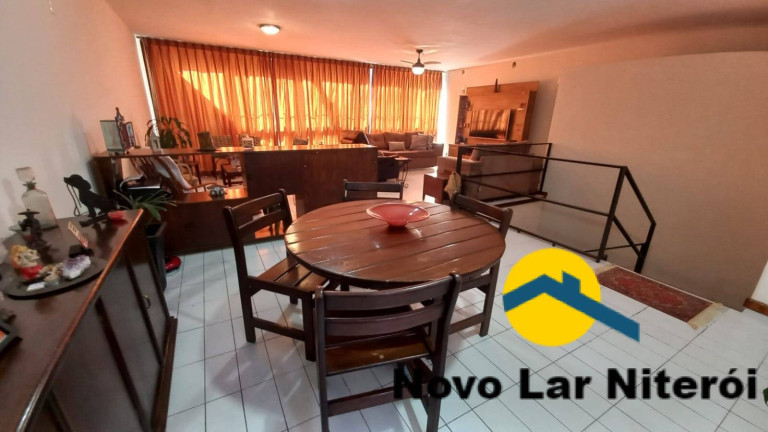 Imagem Casa com 4 Quartos à Venda, 240 m² em Centro - Niterói