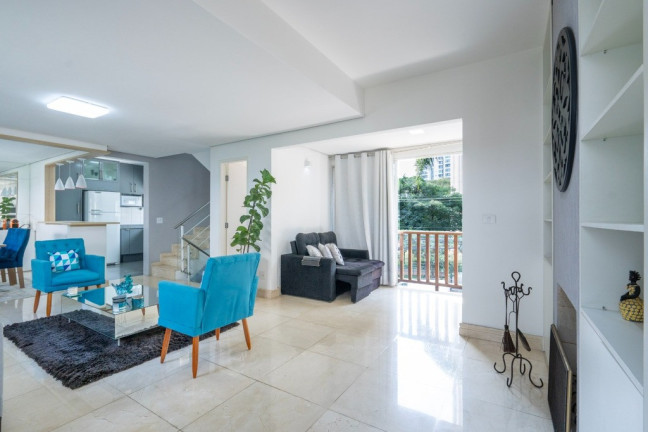 Casa com 4 Quartos à Venda, 292 m² em Embura - São Paulo