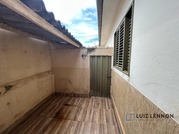 Imagem Casa com 4 Quartos à Venda, 176 m² em Santa Terezinha - Patos De Minas