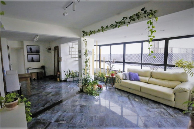 Imagem Imóvel com 4 Quartos à Venda, 240 m² em Horto Florestal - Salvador Imagem Imóvel com 4 Quartos à Venda, 240 m² em Horto Florestal - Salvador