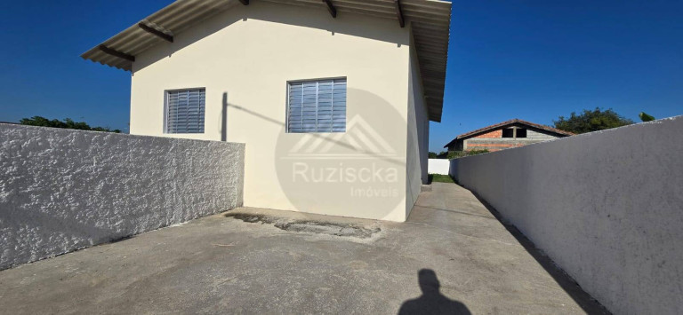 Imagem Casa com 1 Quarto à Venda, 132 m² em Balneario Beatriz - Itanhaém Imagem Casa com 1 Quarto à Venda, 132 m² em Balneario Beatriz - Itanhaém