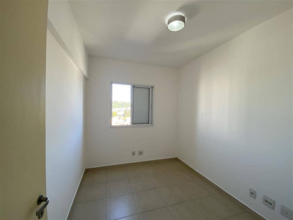 Imagem Apartamento com 3 Quartos para Alugar, 72 m² em Jardim Tupanci - Barueri