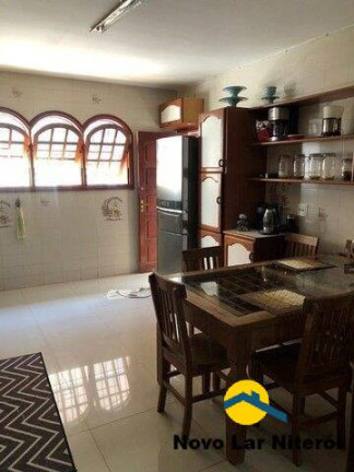 Imagem Casa com 4 Quartos à Venda, 205 m² em Itaipu - Niterói Imagem Casa com 4 Quartos à Venda, 205 m² em Itaipu - Niterói