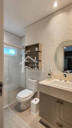 Imagem Casa com 3 Quartos à Venda, 320 m² em América - Joinville