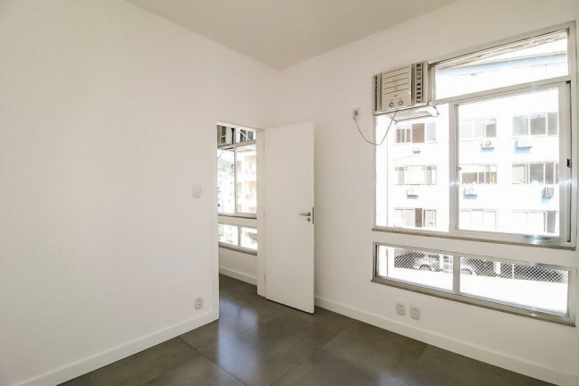 Imagem Imóvel com 2 Quartos à Venda, em Copacabana - Rio De Janeiro Imagem Imóvel com 2 Quartos à Venda, em Copacabana - Rio De Janeiro