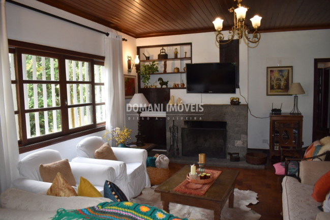 Imagem Casa com 4 Quartos à Venda, 210 m² em Região De Capivari - Campos Do Jordão Imagem Casa com 4 Quartos à Venda, 210 m² em Região De Capivari - Campos Do Jordão