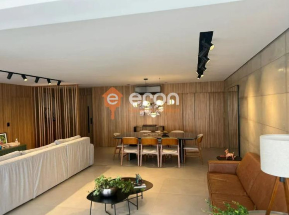 Imagem Apartamento com 3 Quartos à Venda, 200 m²