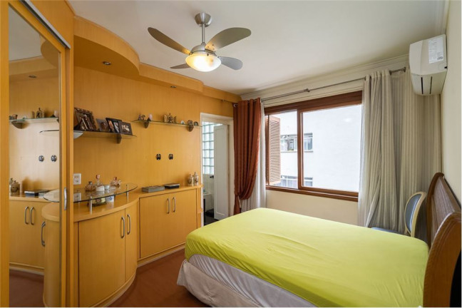 Imagem Apartamento com 3 Quartos à Venda, 131 m² em Higienópolis - Porto Alegre Imagem Apartamento com 3 Quartos à Venda, 131 m² em Higienópolis - Porto Alegre