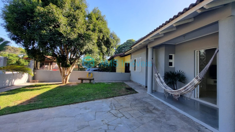 Imagem Casa com 5 Quartos à Venda, 130 m² em Fátima - Canoas Imagem Casa com 5 Quartos à Venda, 130 m² em Fátima - Canoas