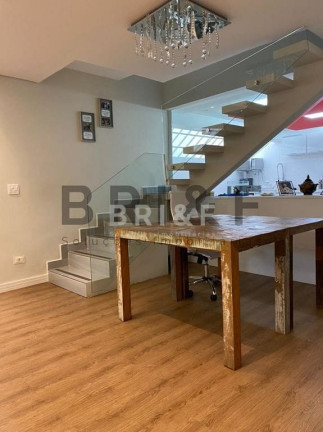 Casa com 3 Quartos à Venda, 230 m² em Vila Cordeiro - São Paulo