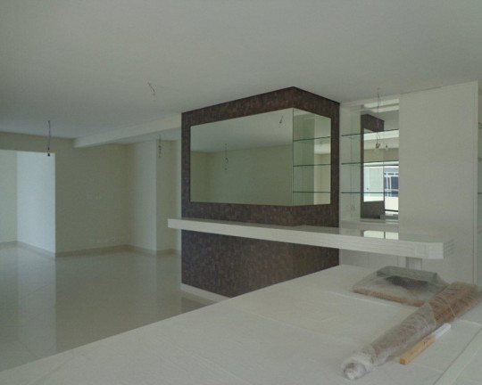 Imagem Imóvel com 4 Quartos à Venda, 600 m² em Pitangueiras - Guarujá Imagem Imóvel com 4 Quartos à Venda, 600 m² em Pitangueiras - Guarujá