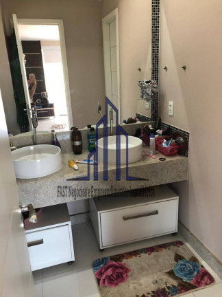 Imagem Casa com 4 Quartos à Venda, em Piratininga - Niterói Imagem Casa com 4 Quartos à Venda, em Piratininga - Niterói