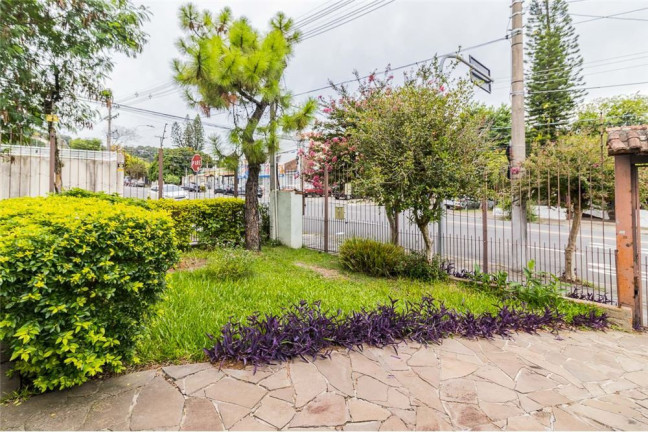 Imagem Casa com 4 Quartos à Venda, 313 m² em Cavalhada - Porto Alegre Imagem Casa com 4 Quartos à Venda, 313 m² em Cavalhada - Porto Alegre