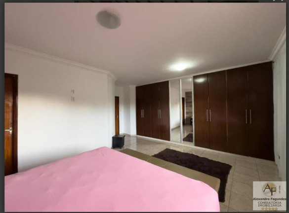 Imagem Casa com 4 Quartos à Venda, 420 m² em Setor Jaó - Goiânia Imagem Casa com 4 Quartos à Venda, 420 m² em Setor Jaó - Goiânia