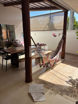 Imagem Casa com 3 Quartos à Venda, 197 m² em Setor Negrão De Lima - Goiânia