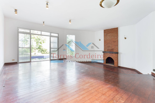 Imagem Sobrado com 5 Quartos à Venda, 304 m² em Jardim Leonor - São Paulo Imagem Sobrado com 5 Quartos à Venda, 304 m² em Jardim Leonor - São Paulo