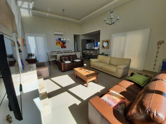Imagem Casa com 4 Quartos à Venda, 300 m² em Centro - Xangri-lá Imagem Casa com 4 Quartos à Venda, 300 m² em Centro - Xangri-lá