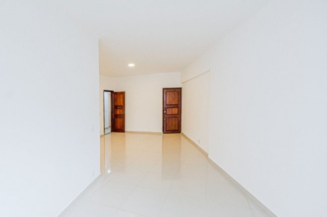 Imagem Imóvel com 3 Quartos à Venda, 130 m² em Flamengo - Rio De Janeiro Imagem Imóvel com 3 Quartos à Venda, 130 m² em Flamengo - Rio De Janeiro