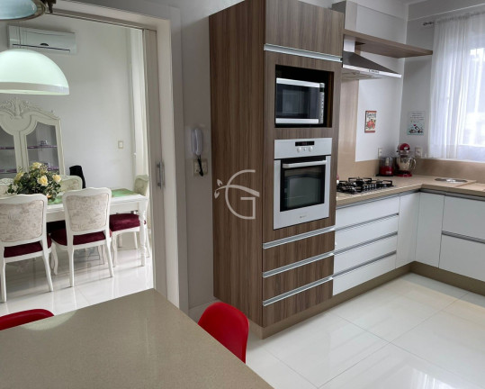 Imagem Casa com 4 Quartos à Venda, 545 m² em América - Joinville