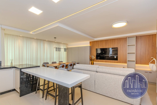 Imagem Apartamento com 3 Quartos à Venda, 129 m² em Centro - Balneário Camboriú Imagem Apartamento com 3 Quartos à Venda, 129 m² em Centro - Balneário Camboriú
