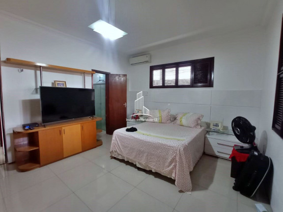 Imagem Casa com 6 Quartos à Venda, 319 m² em Aldeota - Fortaleza Imagem Casa com 6 Quartos à Venda, 319 m² em Aldeota - Fortaleza