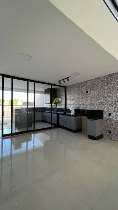 Imagem Casa de Condomínio com 3 Quartos à Venda, 350 m²