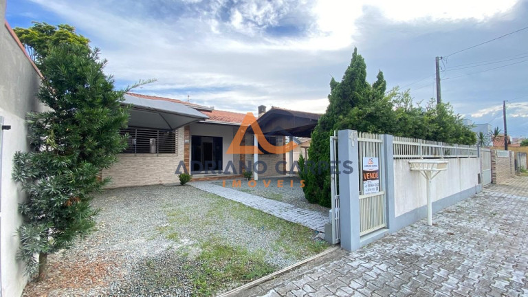 Imagem Casa com 3 Quartos à Venda, 175 m² em Centro - Navegantes Imagem Casa com 3 Quartos à Venda, 175 m² em Centro - Navegantes