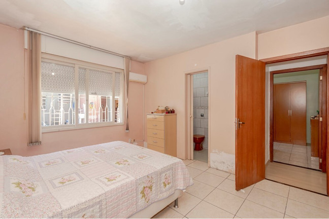 Imagem Casa com 4 Quartos à Venda, 381 m² em Camaquã - Porto Alegre Imagem Casa com 4 Quartos à Venda, 381 m² em Camaquã - Porto Alegre