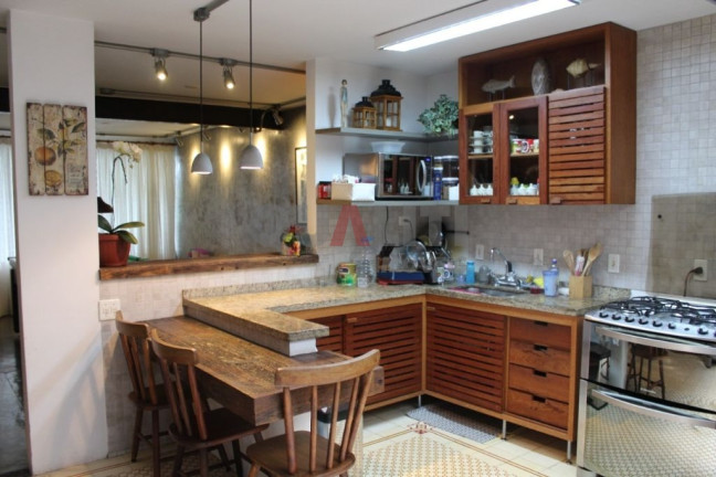 Imagem Casa com 4 Quartos à Venda, 152 m² em Moema - São Paulo Imagem Casa com 4 Quartos à Venda, 152 m² em Moema - São Paulo