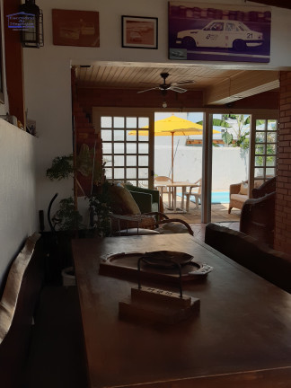 Imagem Casa com 3 Quartos à Venda, 260 m² em Ipanema - Porto Alegre Imagem Casa com 3 Quartos à Venda, 260 m² em Ipanema - Porto Alegre