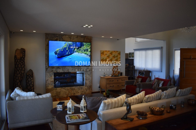 Imagem Casa com 4 Quartos à Venda, 450 m² em Região Do Alto Do Capivari - Campos Do Jordão Imagem Casa com 4 Quartos à Venda, 450 m² em Região Do Alto Do Capivari - Campos Do Jordão