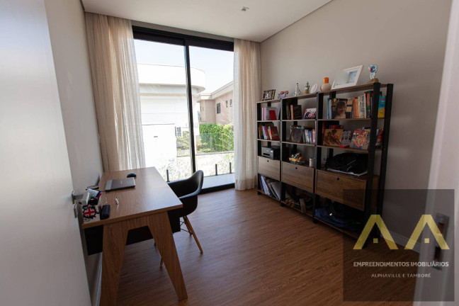 Imagem Casa com 4 Quartos à Venda, 400 m² em Tamboré - Santana De Parnaíba
