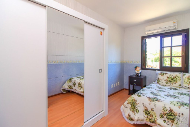 Imagem Casa com 3 Quartos à Venda, 198 m² em Cavalhada - Porto Alegre Imagem Casa com 3 Quartos à Venda, 198 m² em Cavalhada - Porto Alegre