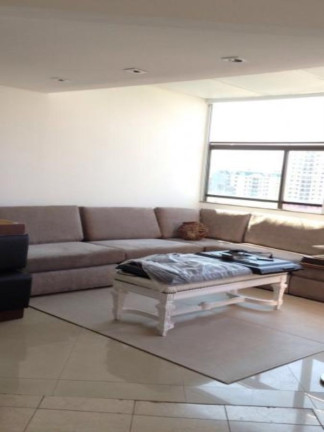 Imagem Imóvel com 4 Quartos à Venda, 250 m² em Alphaville - Barueri Imagem Imóvel com 4 Quartos à Venda, 250 m² em Alphaville - Barueri