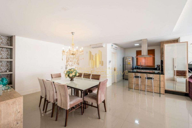Imagem Apartamento com 3 Quartos à Venda, 125 m² em Centro - Balneário Camboriú Imagem Apartamento com 3 Quartos à Venda, 125 m² em Centro - Balneário Camboriú