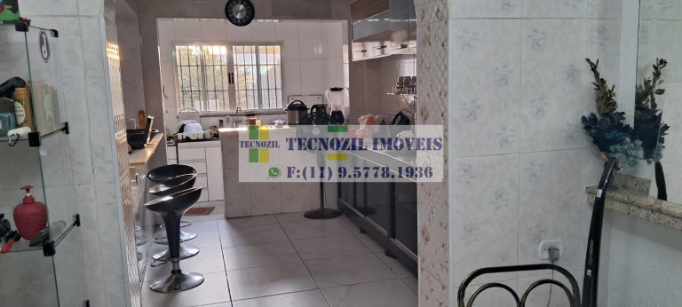 Sobrado com 3 Quartos à Venda, 215 m² em Cambuci - São Paulo