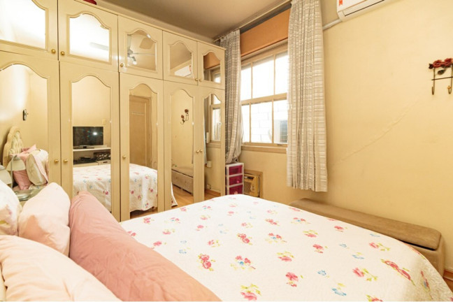 Imagem Apartamento com 3 Quartos à Venda, 144 m² em Rio Branco - Porto Alegre Imagem Apartamento com 3 Quartos à Venda, 144 m² em Rio Branco - Porto Alegre